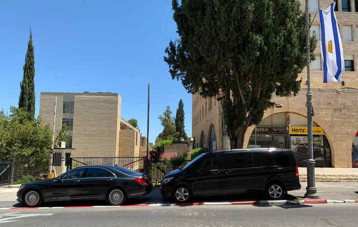 Частный водитель с машиной в Израиле