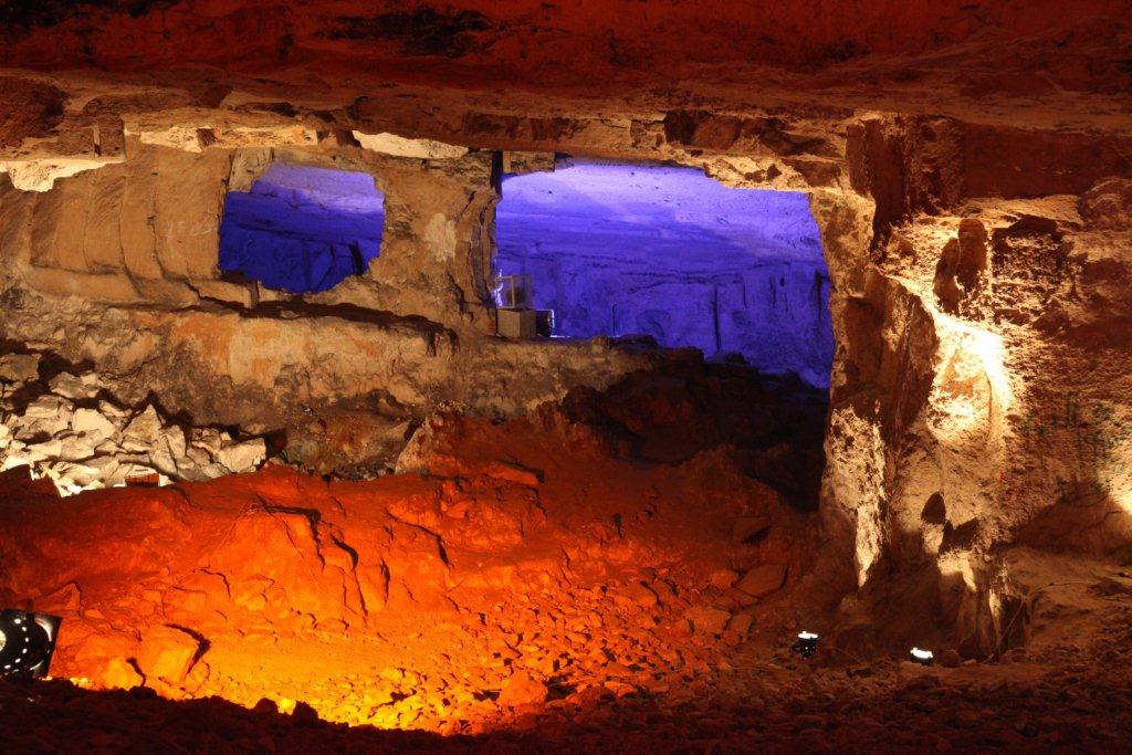 Cave of King Tsedkiyahu in jerusalem