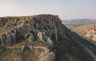 Tour Mount Arbel With Your Israeli Guide