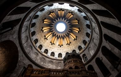 CHURCH OF THE HOLY SEPULCHER - THE IMMOVABLE STAIRCASE 